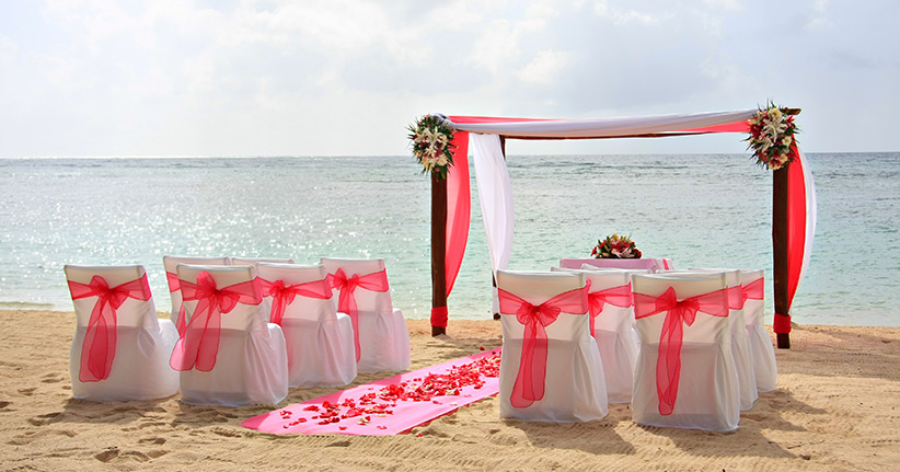 Den Bund der Liebe durch eine Hochzeitszeremonie besiegeln